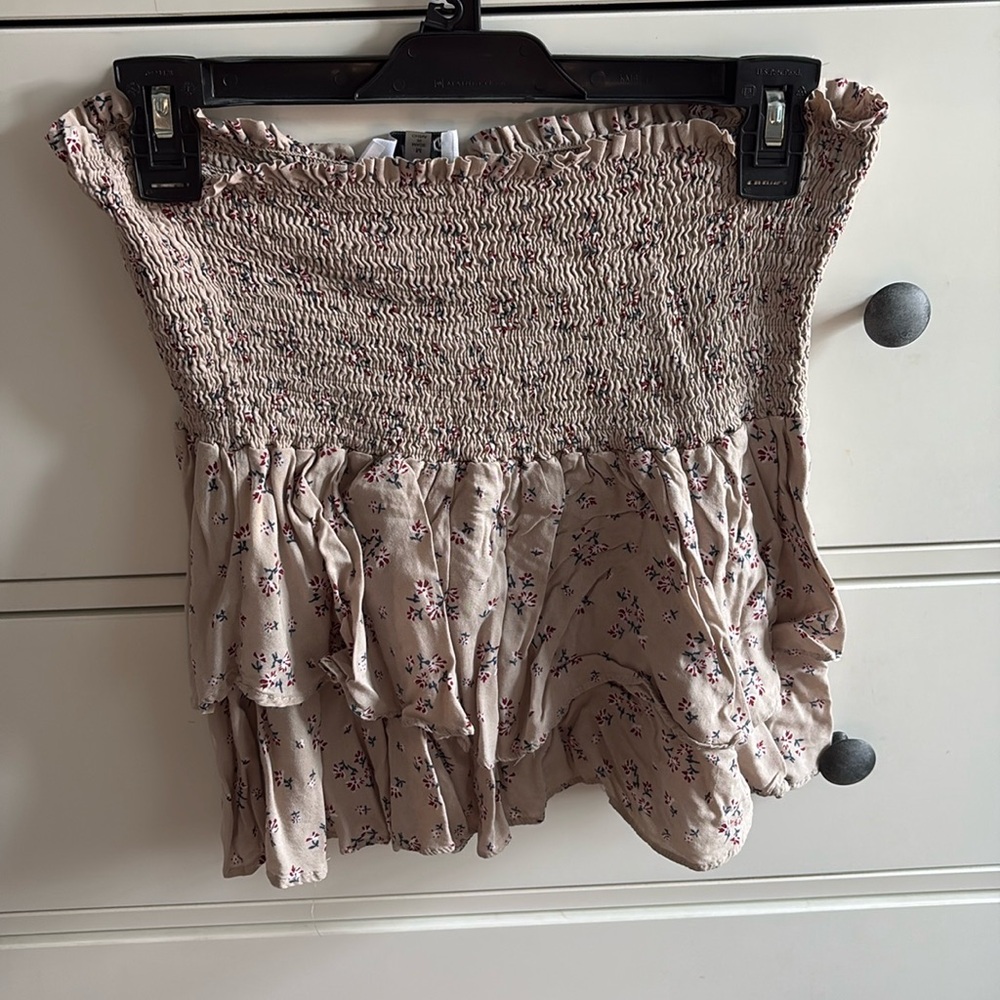 Flowy mini skirt